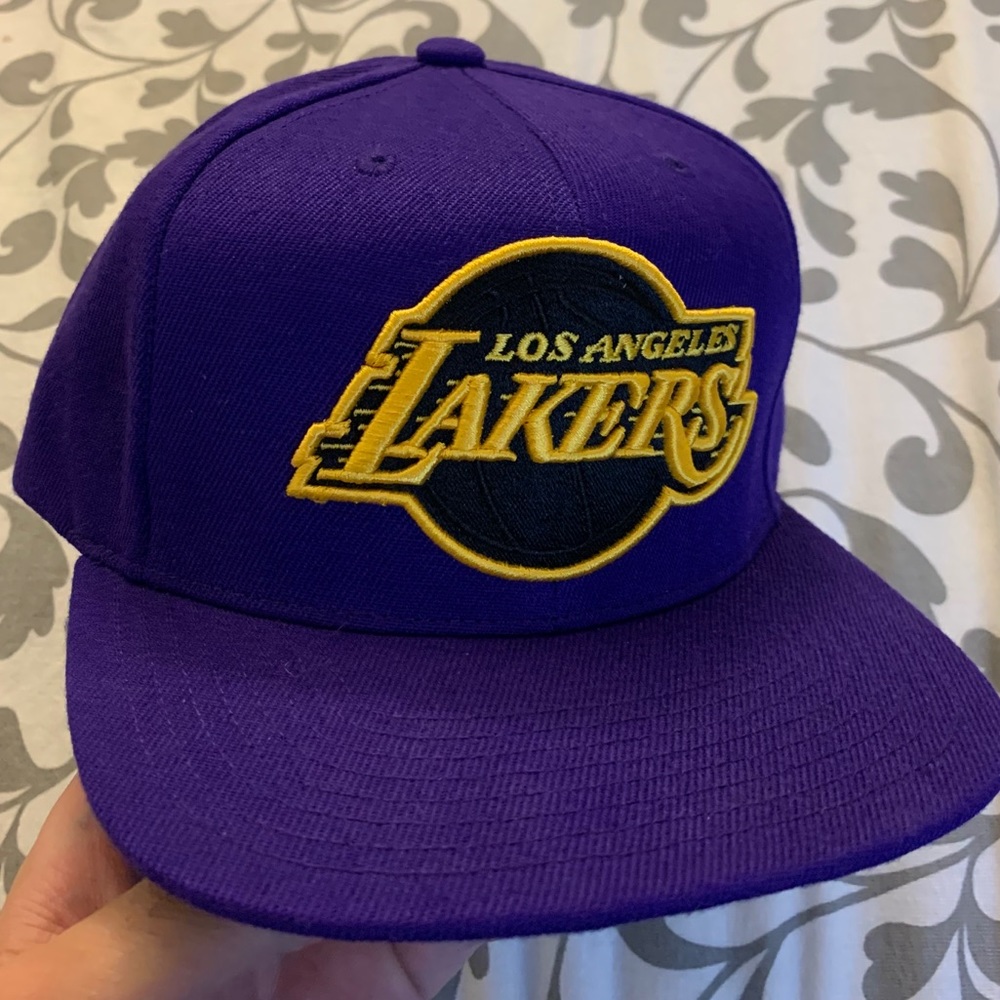 Mitchell & Ness Los Angeles Lakers Cap OSFA Purple
